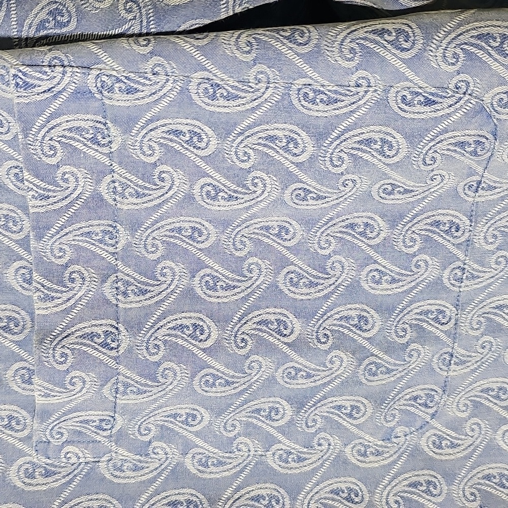 Bugatchi Blue Dress Shirt with Paisly Pattern. Size‎ Large. Contrast Cuffs - Picture 5 of 7